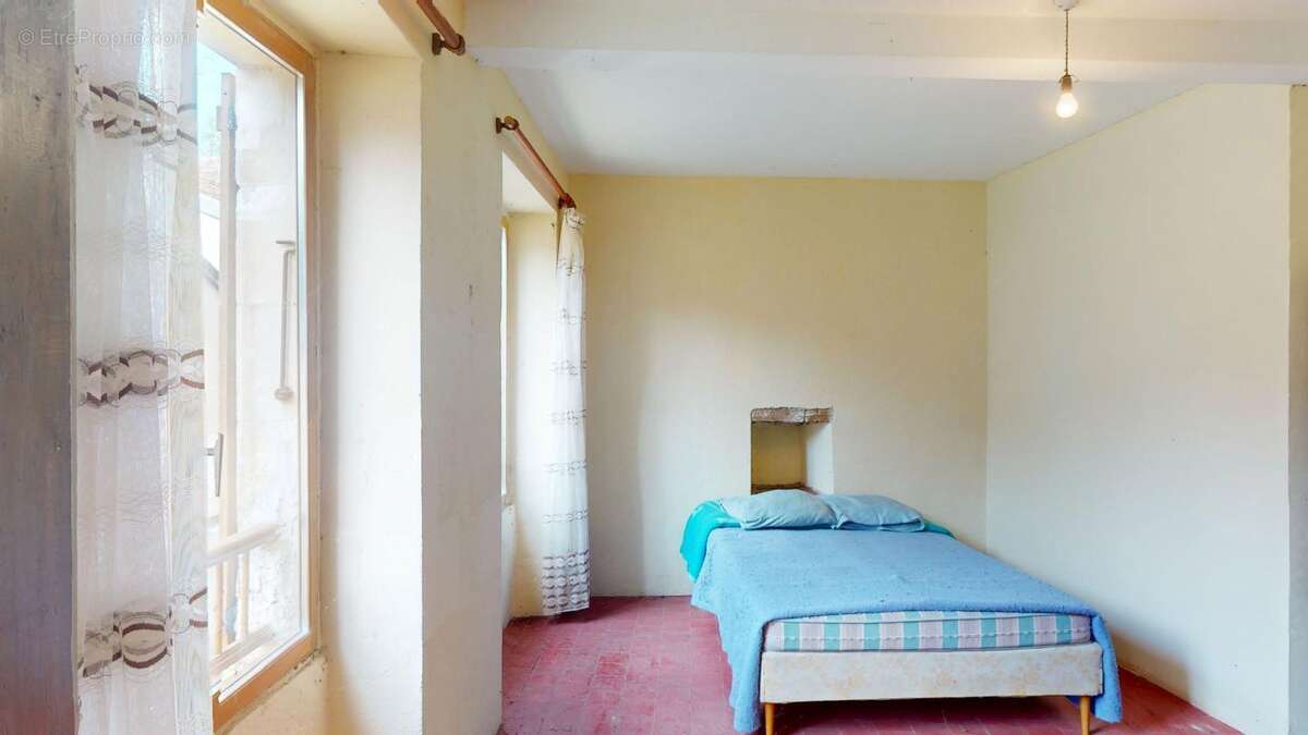 Maison à SURY-EN-VAUX