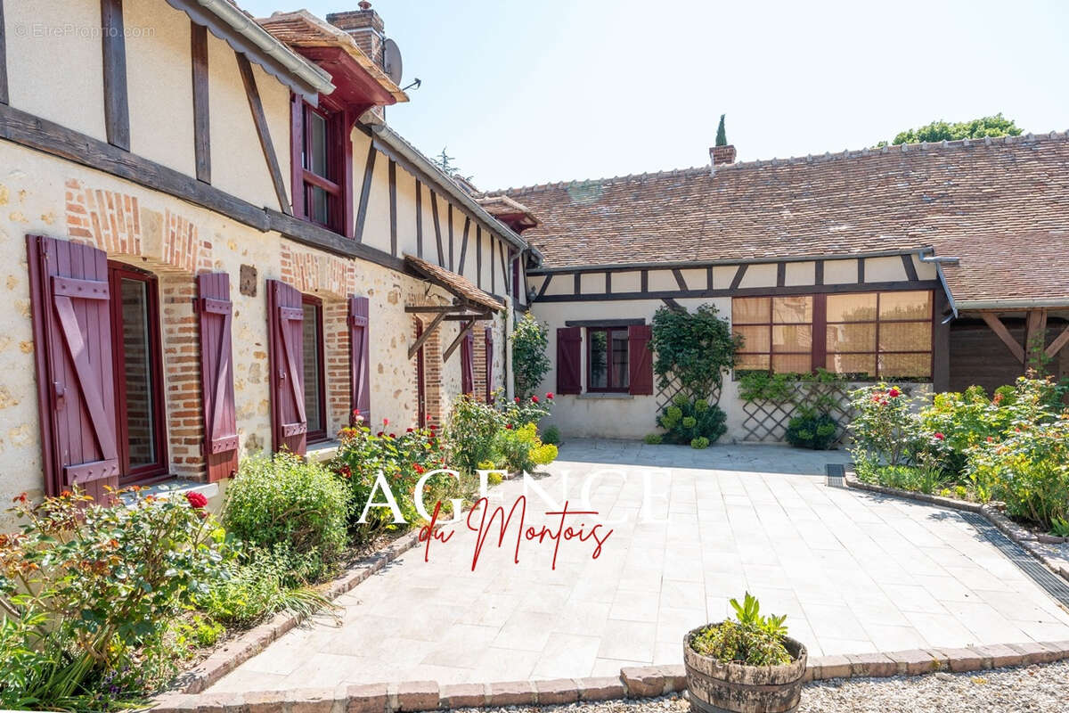 Maison à DONNEMARIE-DONTILLY