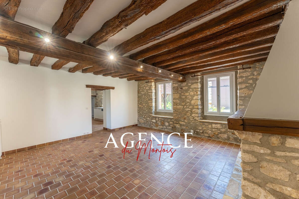 Maison à DONNEMARIE-DONTILLY