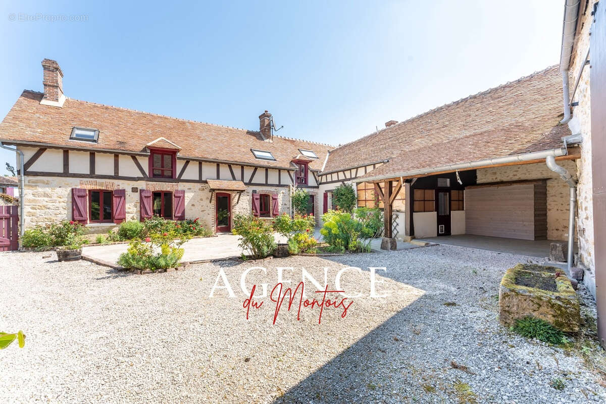 Maison à DONNEMARIE-DONTILLY