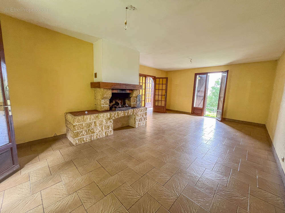 Maison à GUERQUESALLES