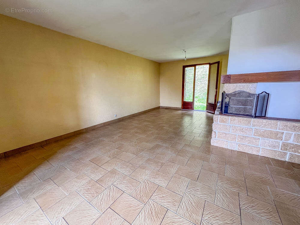 Maison à GUERQUESALLES