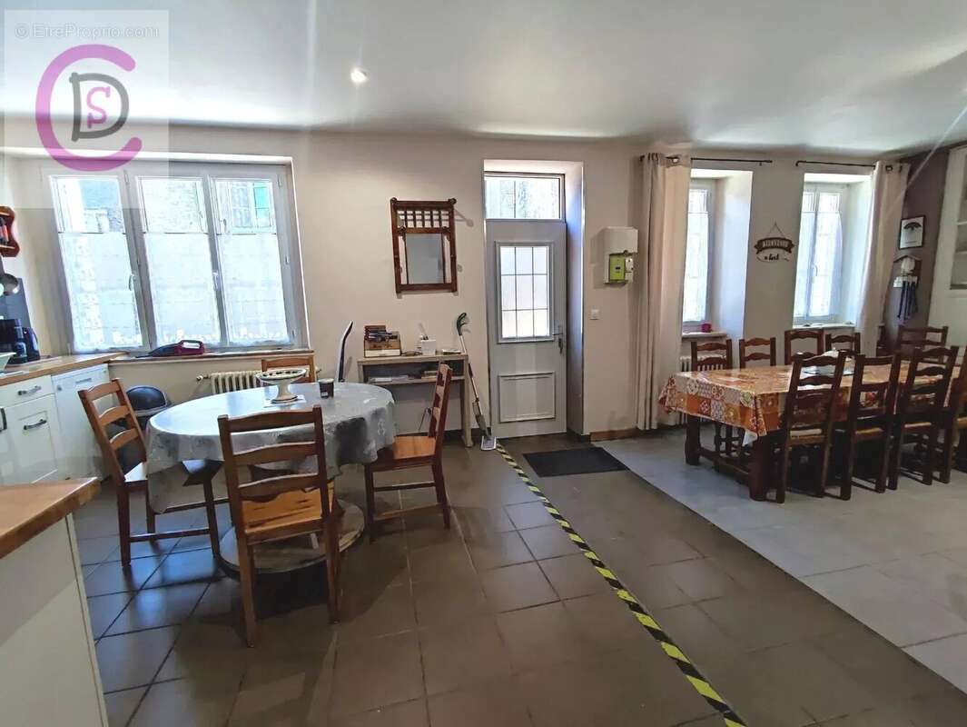 Maison à SAINT-PIERRE-EGLISE