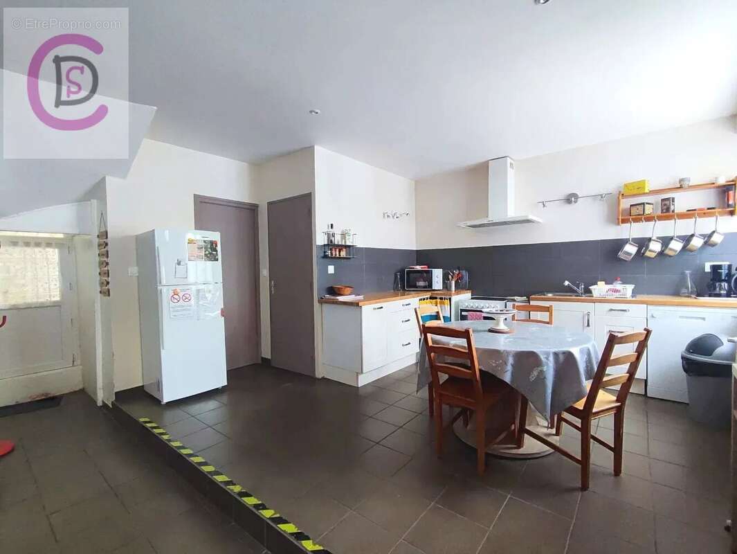 Maison à SAINT-PIERRE-EGLISE