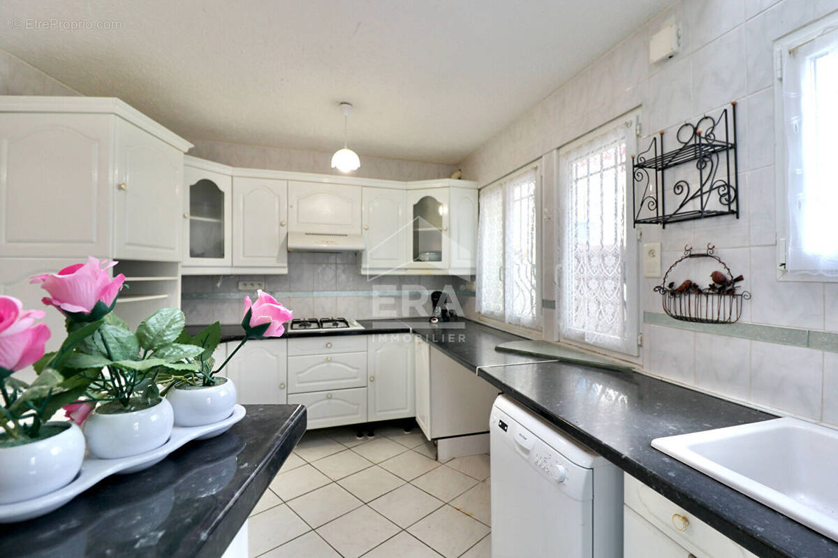 Maison à VAIRES-SUR-MARNE