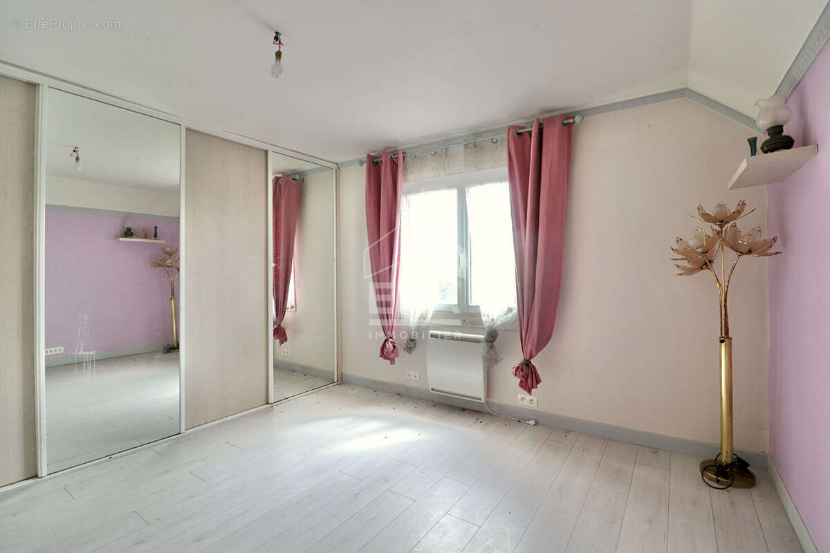 Maison à VAIRES-SUR-MARNE