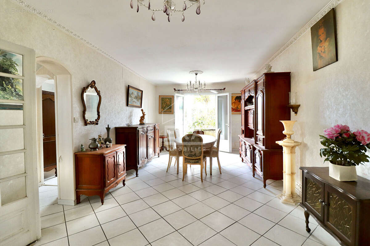 Maison à VAIRES-SUR-MARNE