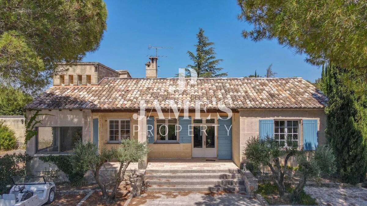 Maison à FONTVIEILLE