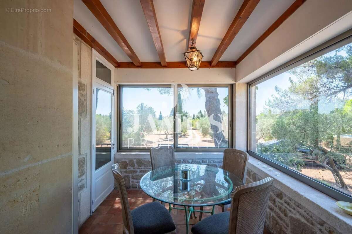 Maison à FONTVIEILLE