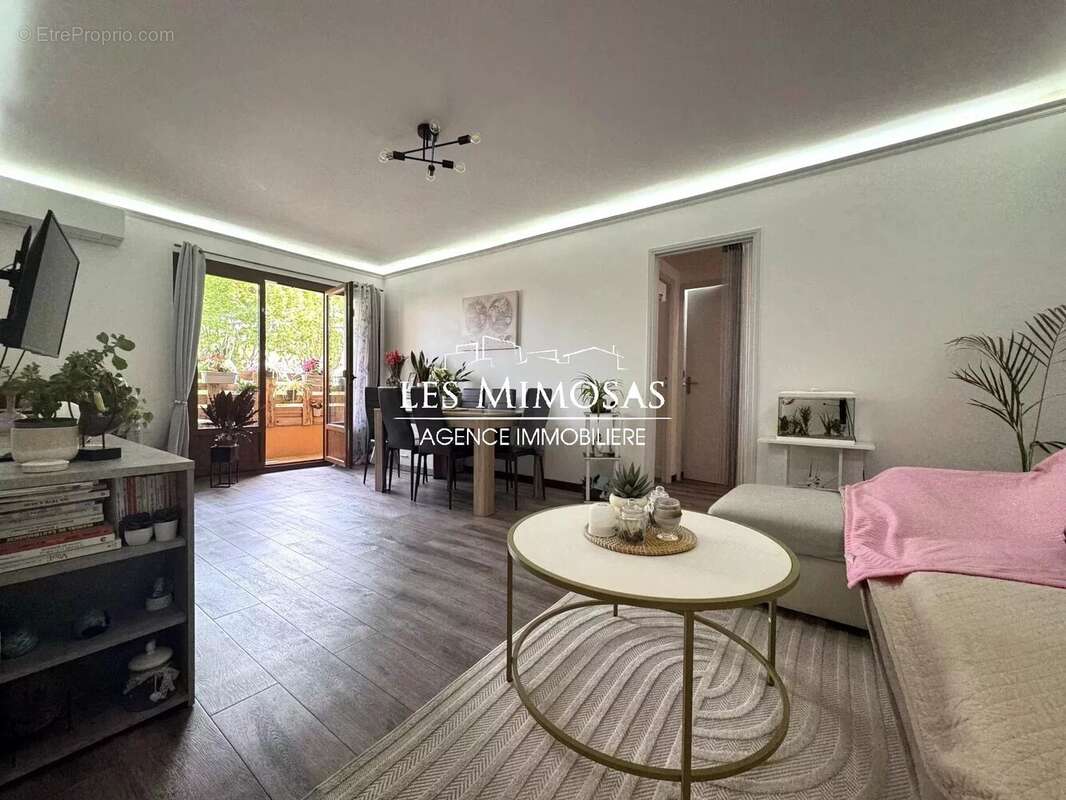 Appartement à FREJUS