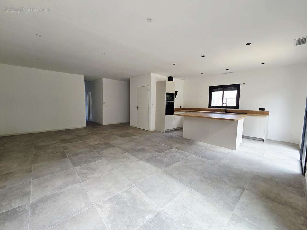 Maison à SAINT-CHINIAN