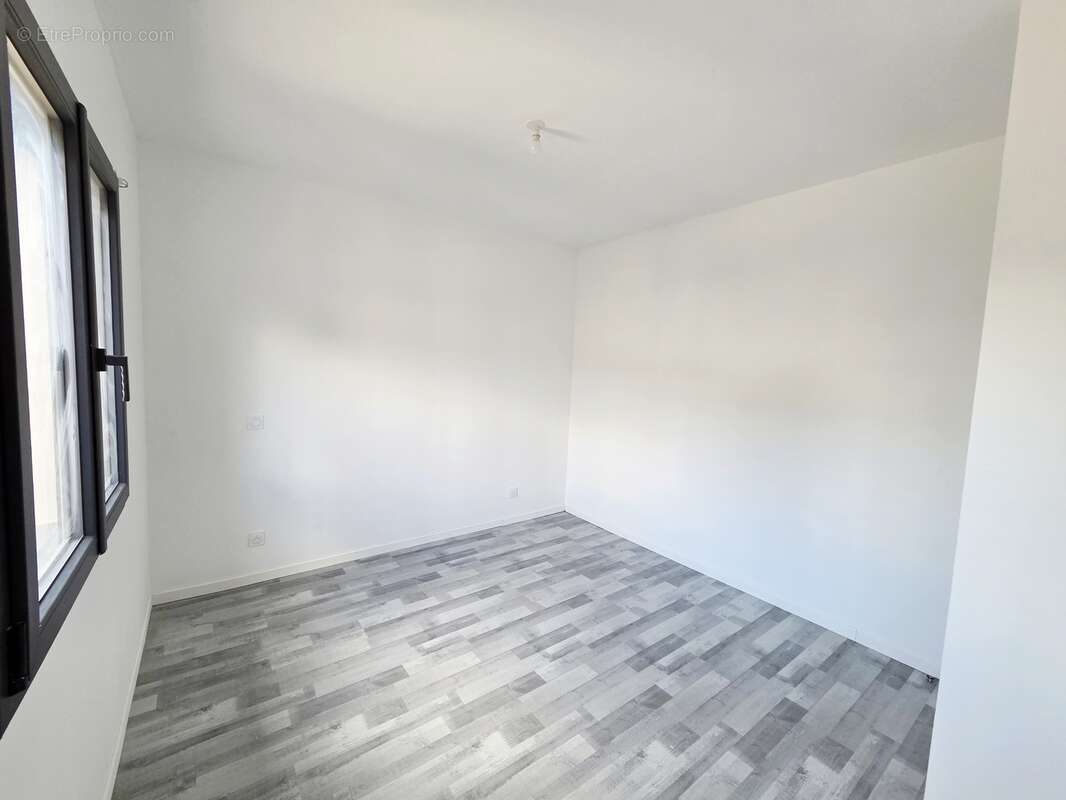 Maison à SAINT-CHINIAN