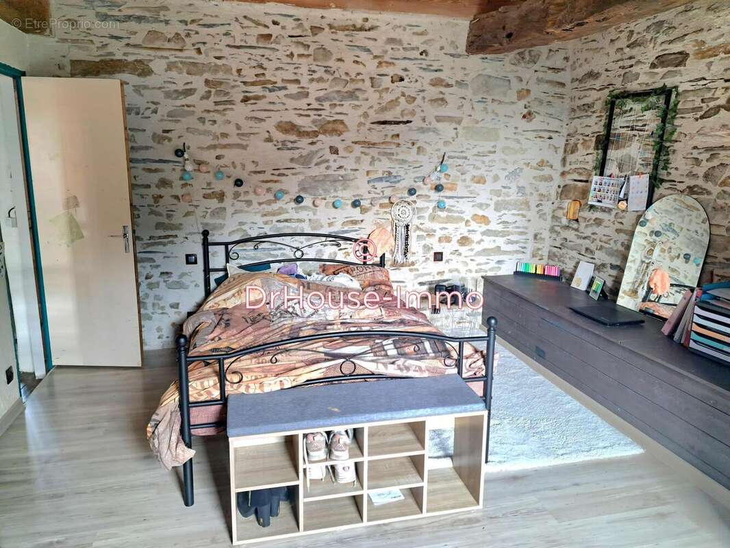 Maison à CONQUEREUIL