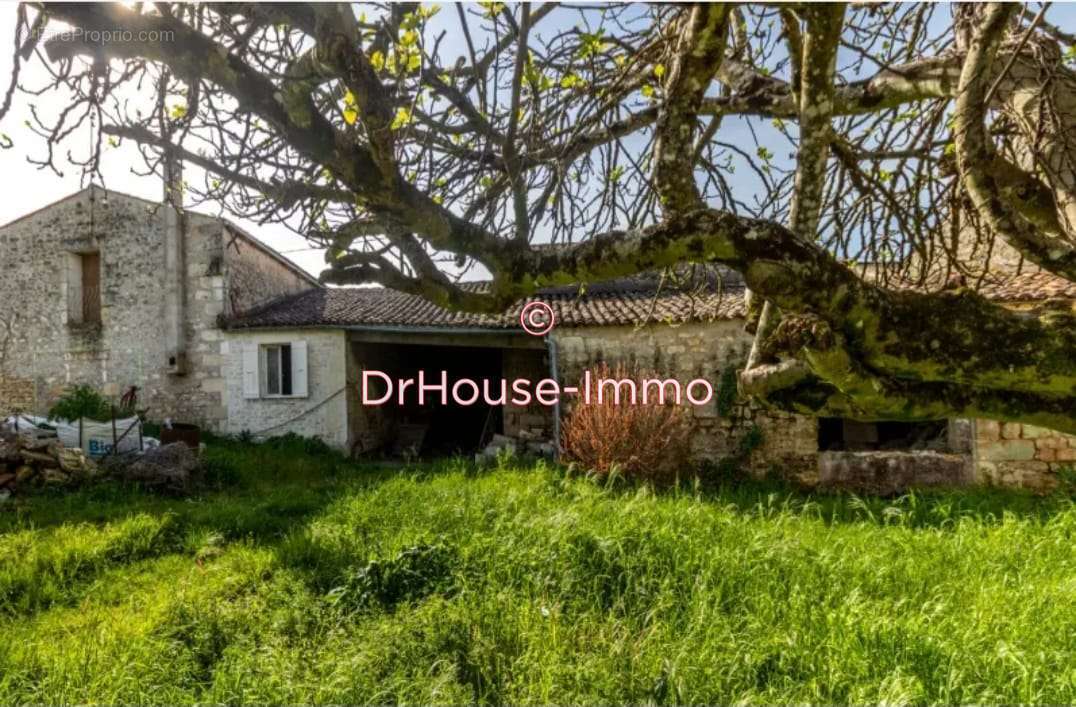 Autre à PORT-D'ENVAUX