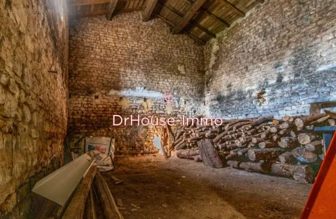 Autre à PORT-D'ENVAUX