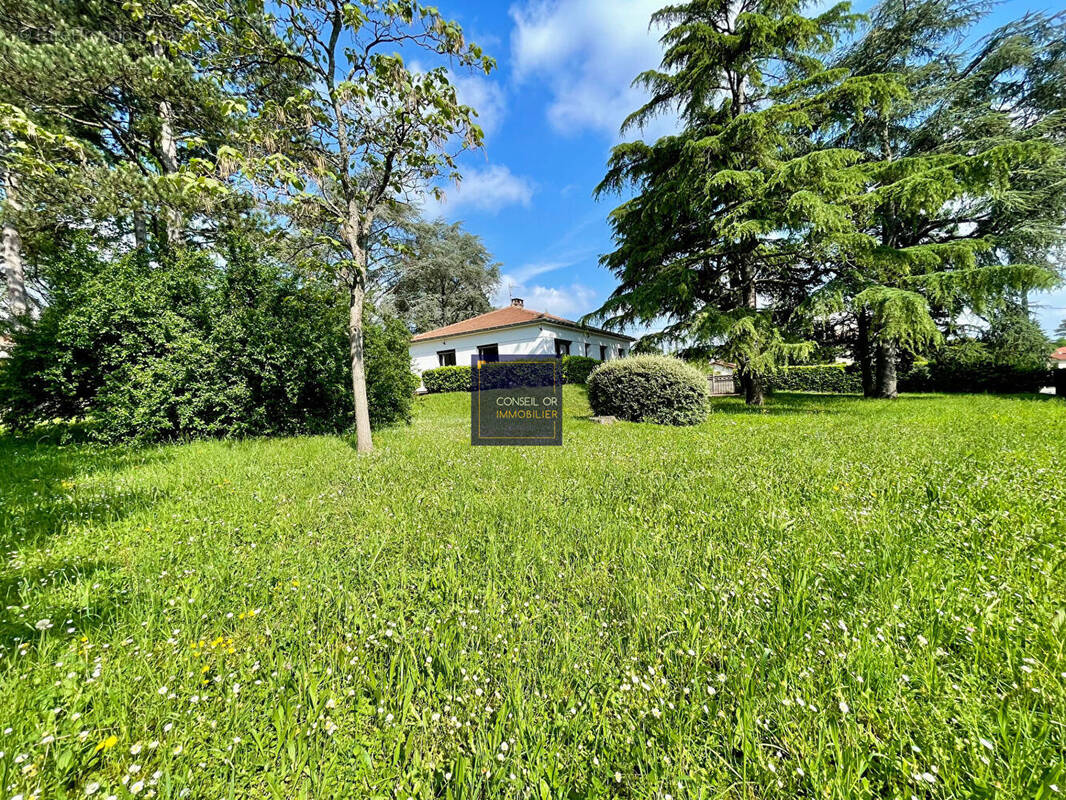 Maison à SAINT-GENIS-LAVAL
