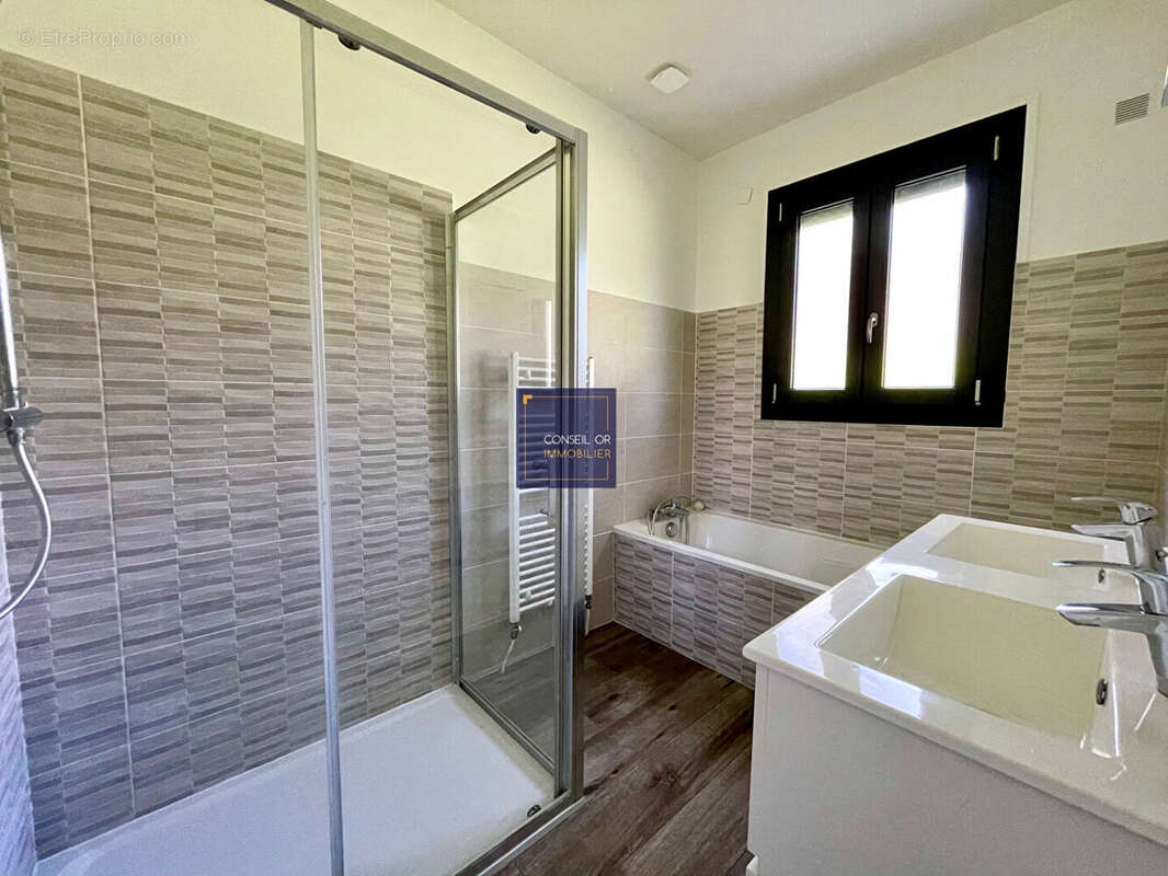 Maison à SAINT-GENIS-LAVAL