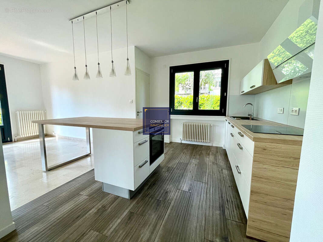 Maison à SAINT-GENIS-LAVAL