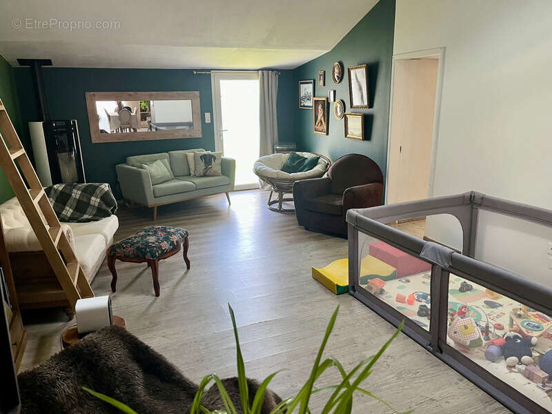 Maison à LES MAGNILS-REIGNIERS