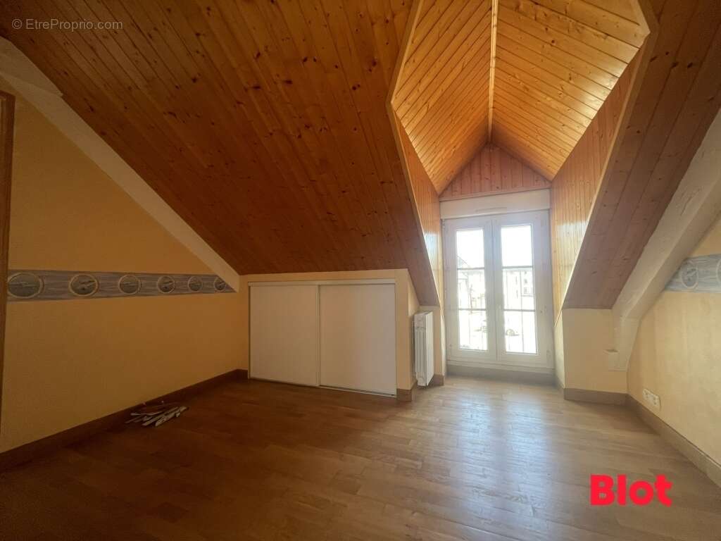 Appartement à CARENTOIR