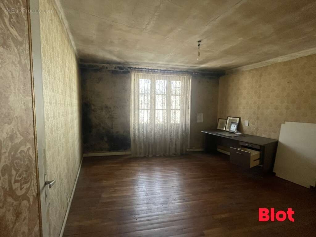 Appartement à CARENTOIR