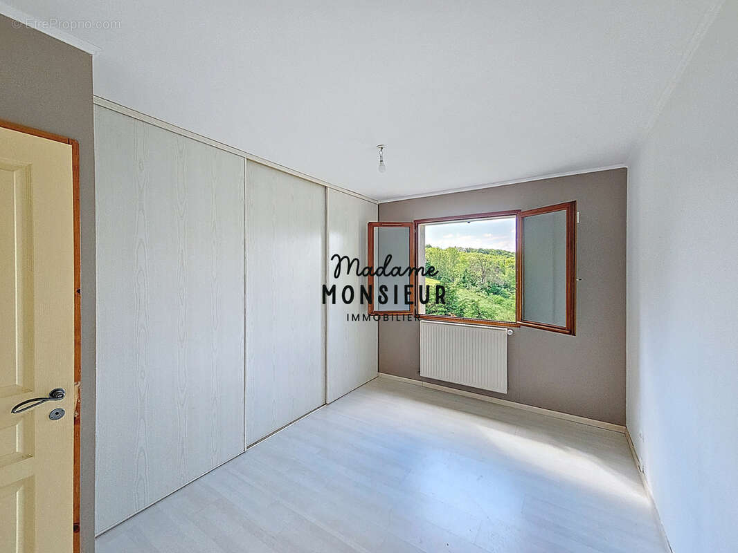 Maison à ANNOISIN-CHATELANS