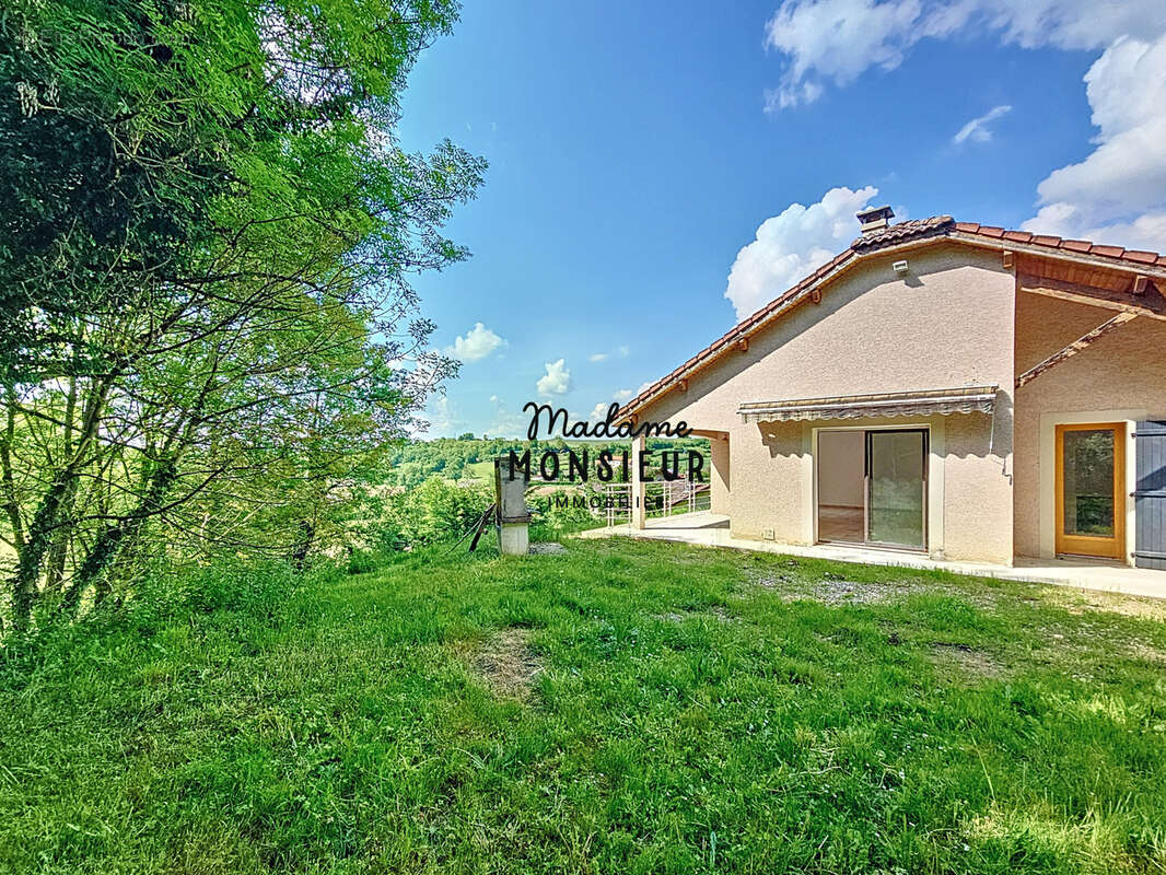 Maison à ANNOISIN-CHATELANS