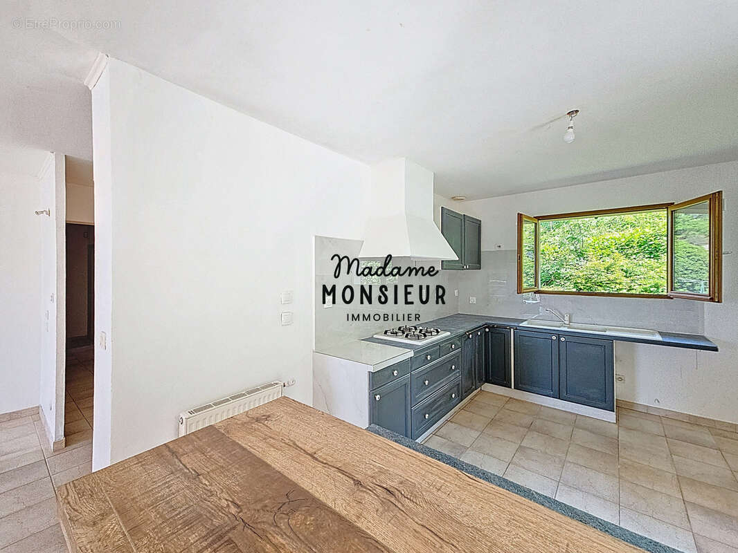 Maison à ANNOISIN-CHATELANS