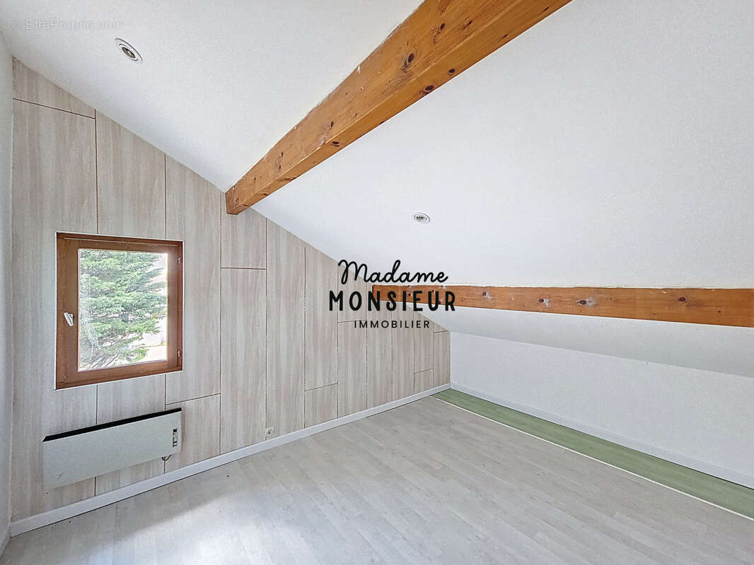 Maison à ANNOISIN-CHATELANS