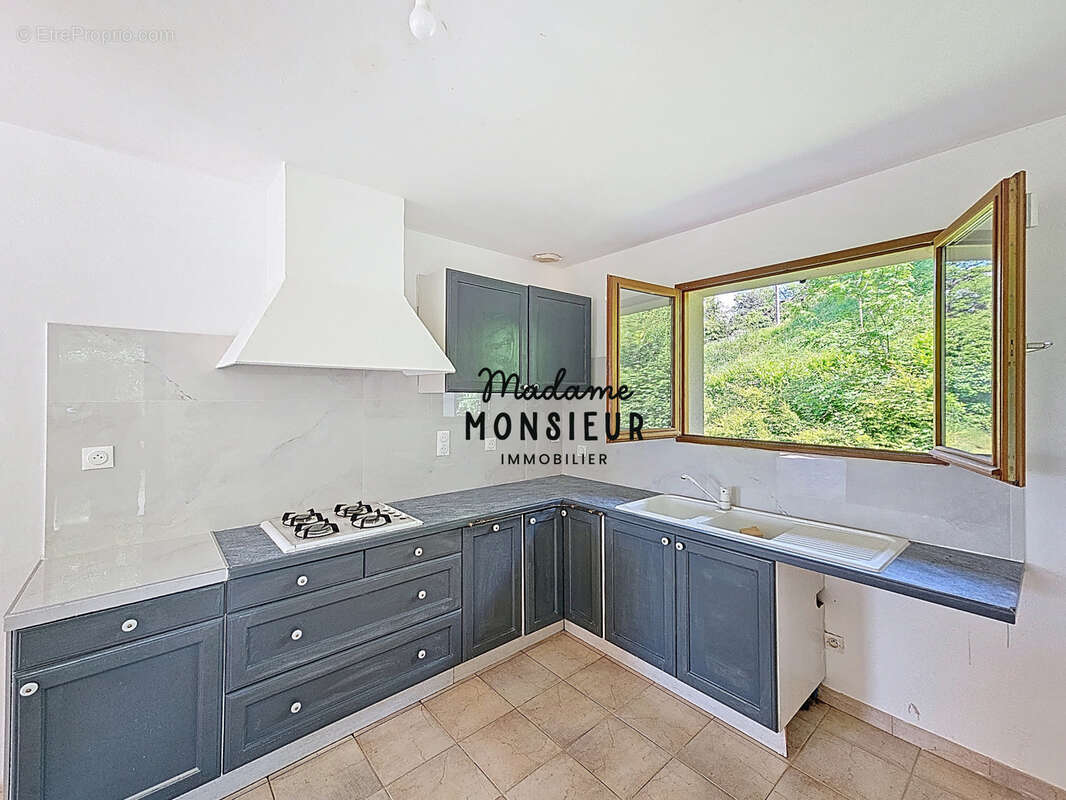 Maison à ANNOISIN-CHATELANS