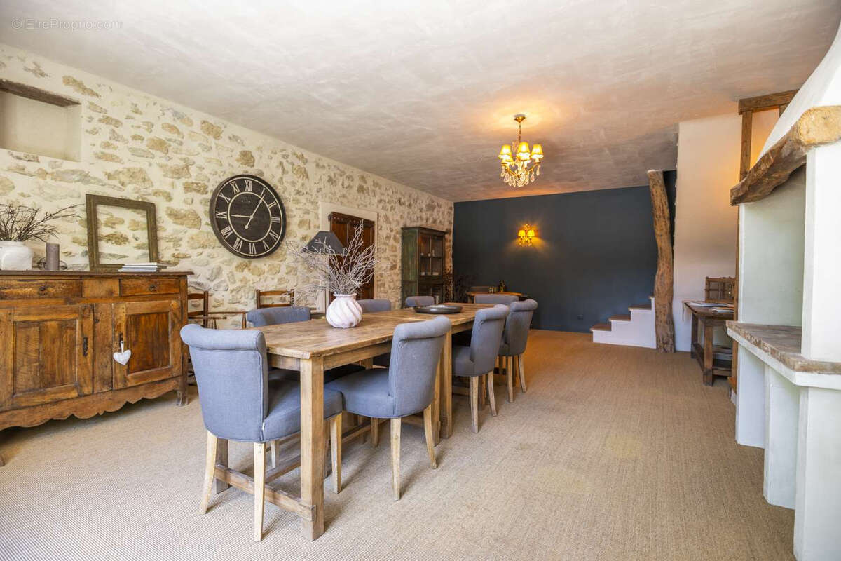 Maison à MONTSEGUR-SUR-LAUZON