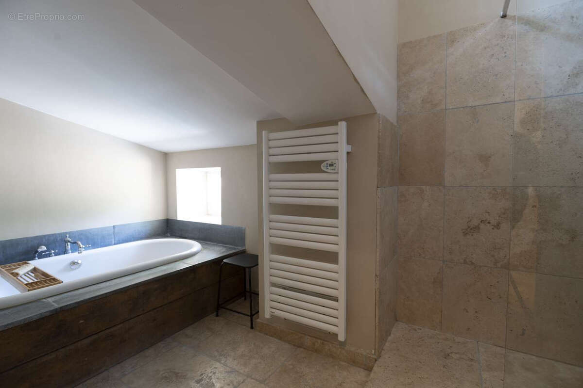 Maison à MONTSEGUR-SUR-LAUZON