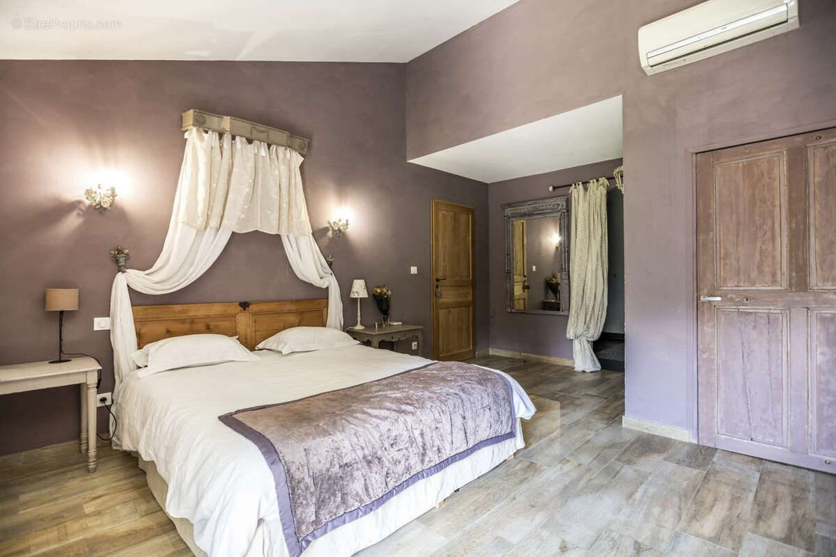 Maison à MONTSEGUR-SUR-LAUZON