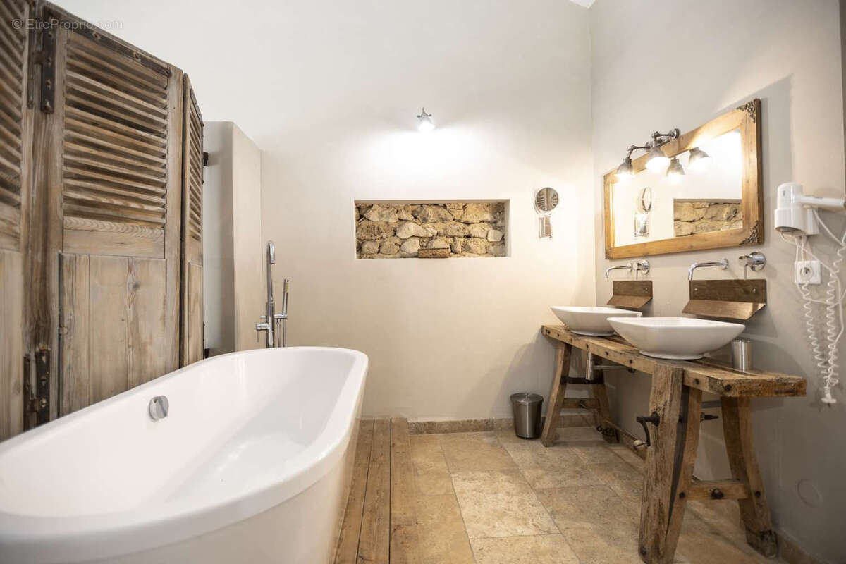 Maison à MONTSEGUR-SUR-LAUZON