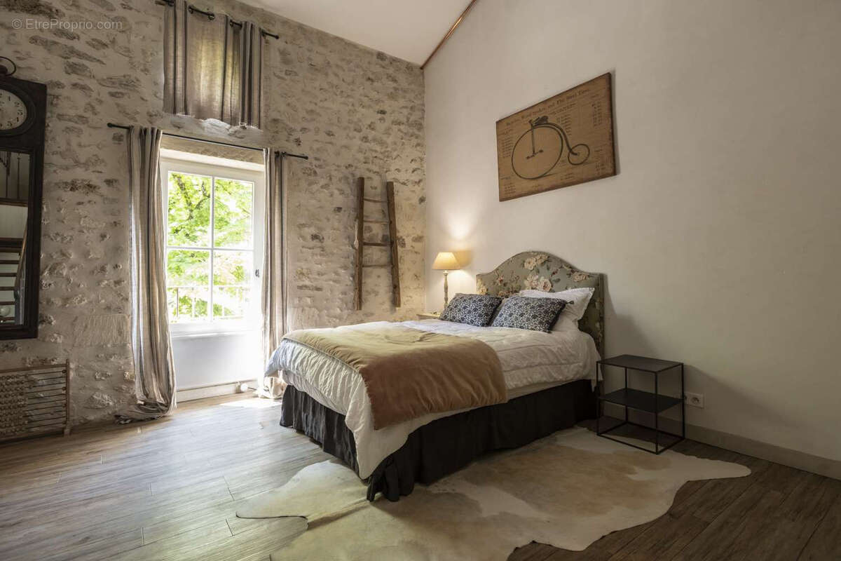 Maison à MONTSEGUR-SUR-LAUZON