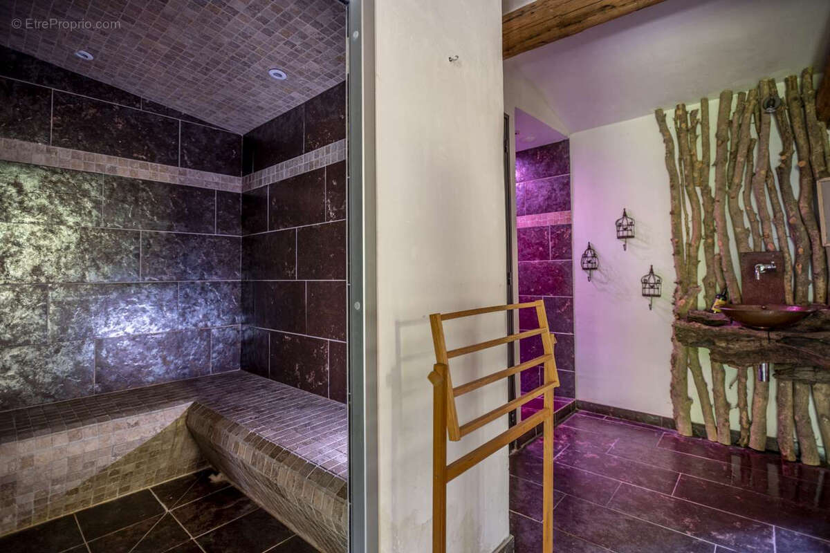 Maison à MONTSEGUR-SUR-LAUZON