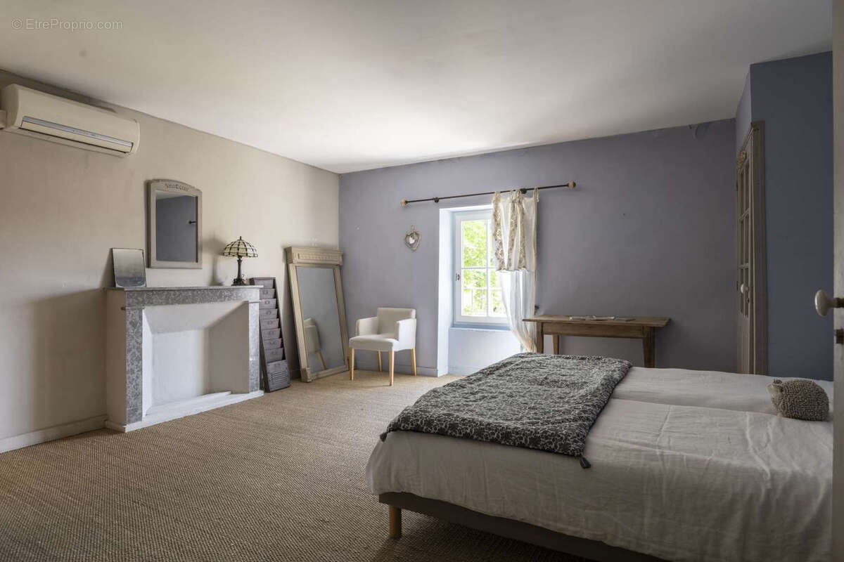 Maison à MONTSEGUR-SUR-LAUZON