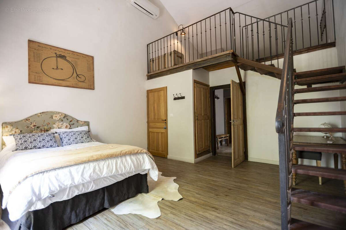 Maison à MONTSEGUR-SUR-LAUZON