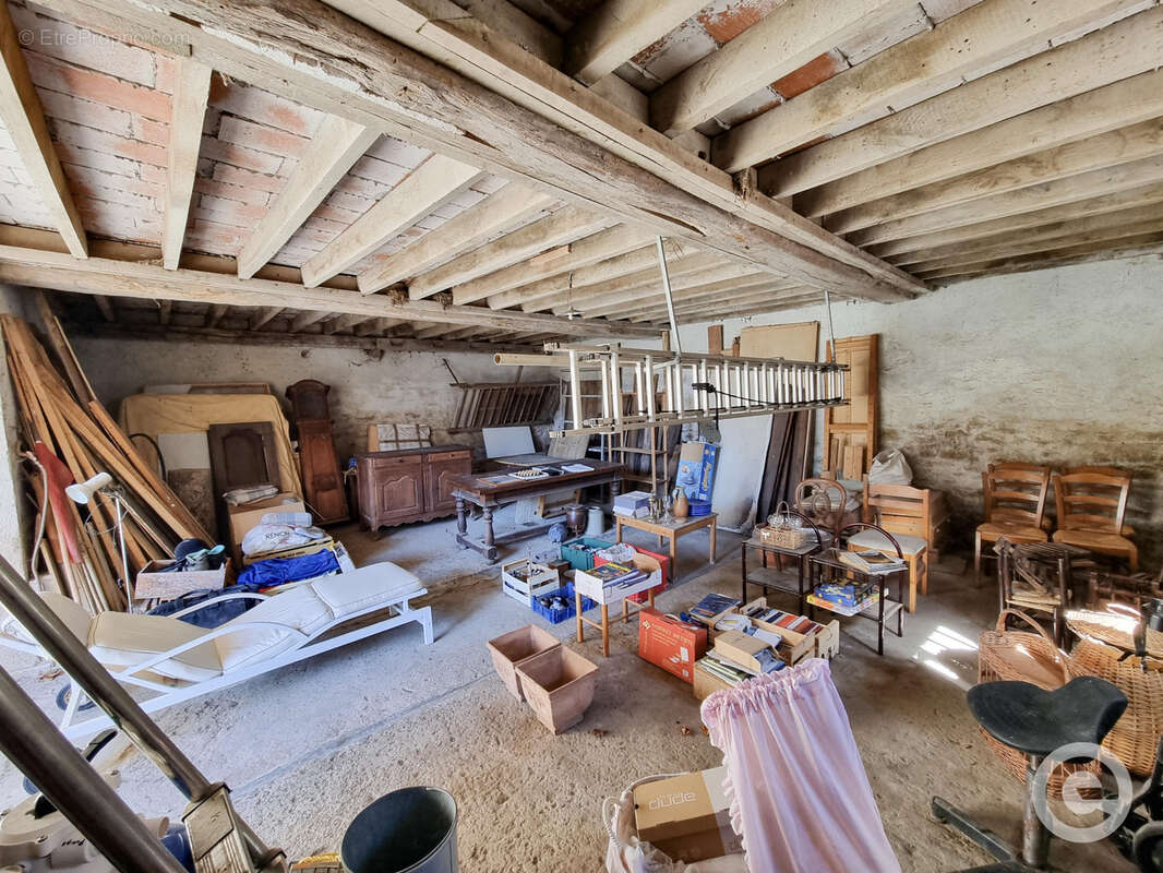 Parking à ANNAY-LA-COTE