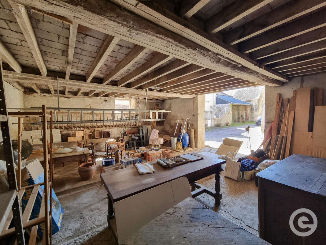 Parking à ANNAY-LA-COTE