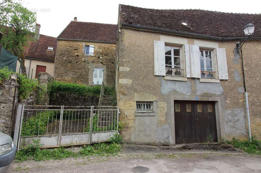 Maison à VARZY