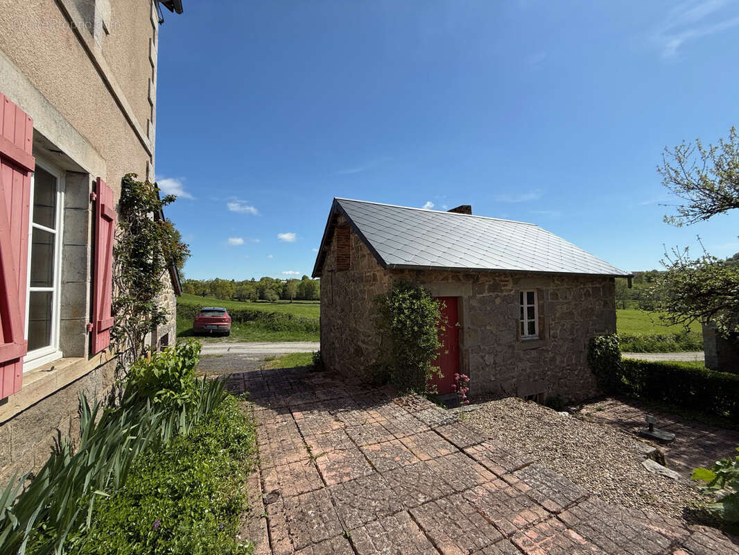Maison à GOUTTIERES