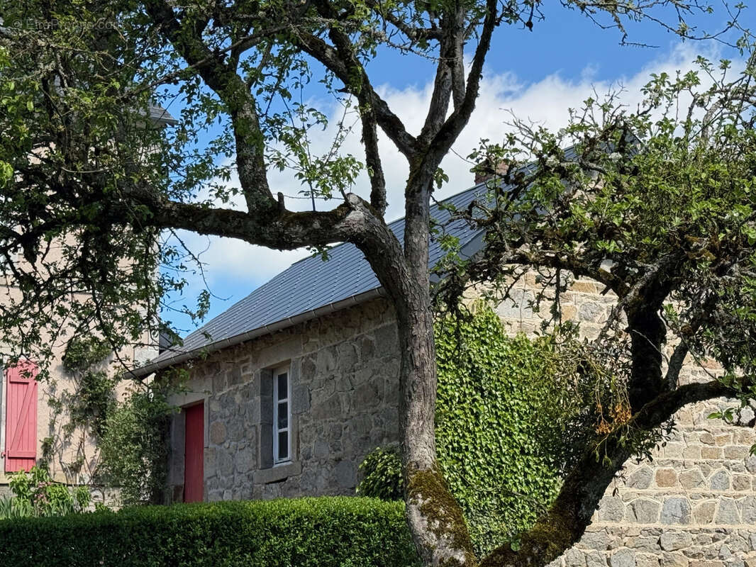 Maison à GOUTTIERES