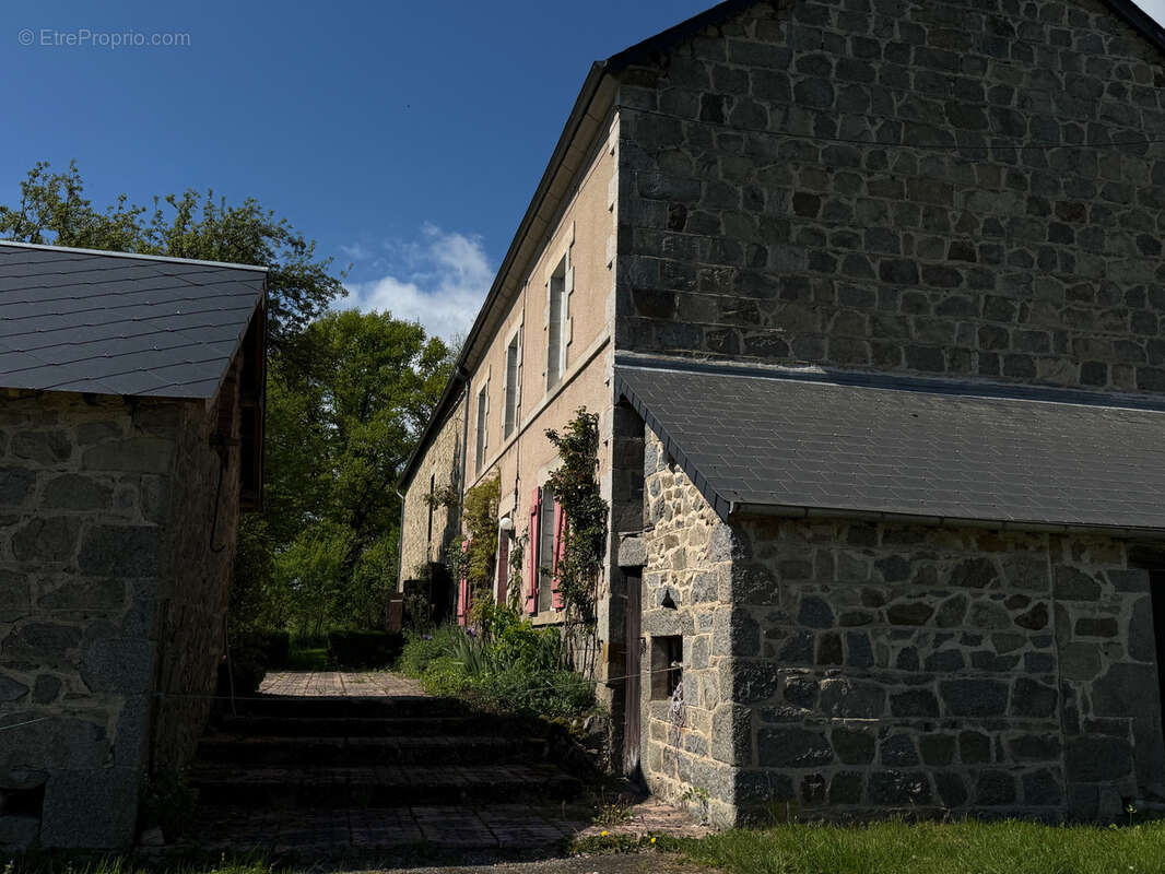 Maison à GOUTTIERES