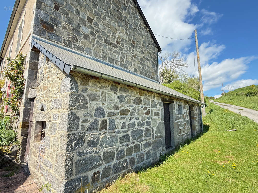 Maison à GOUTTIERES