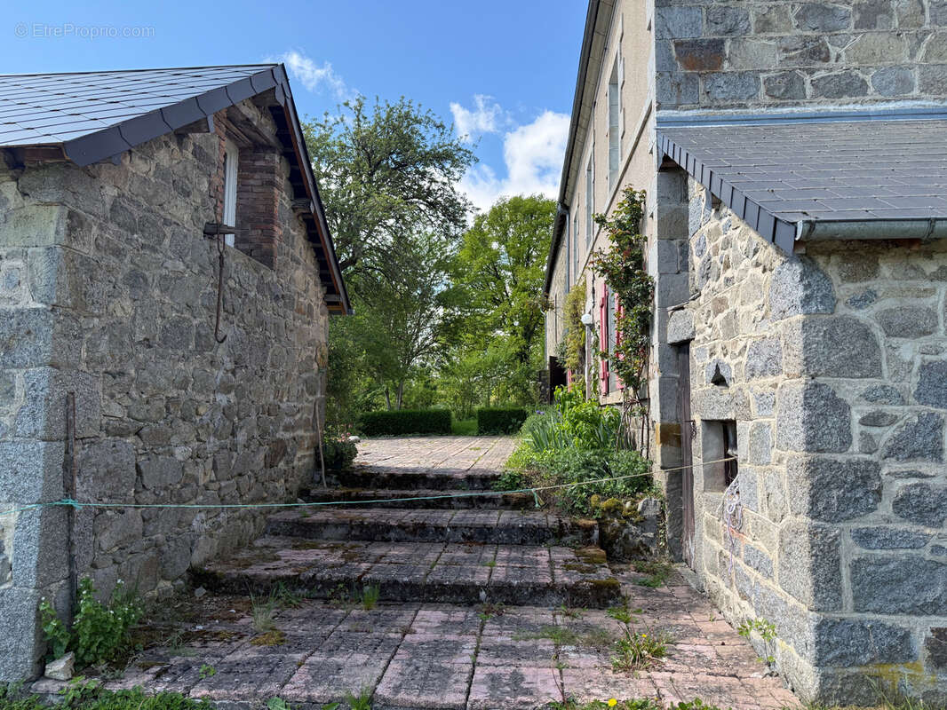 Maison à GOUTTIERES