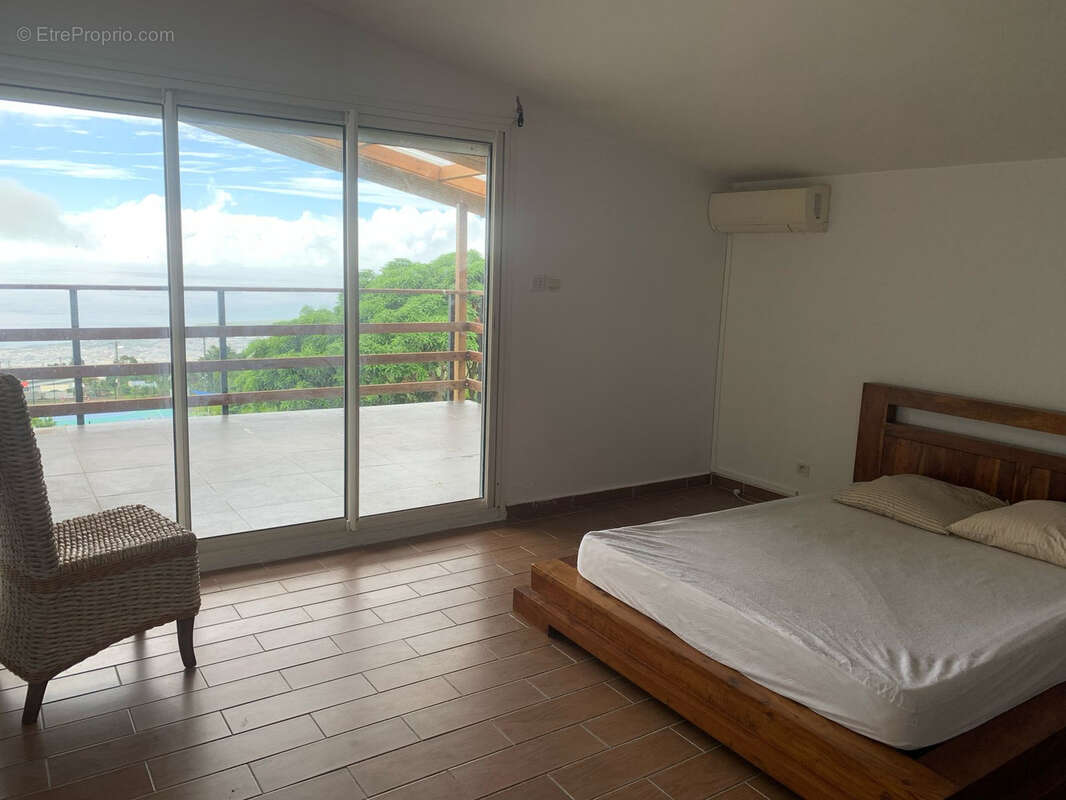 Maison à SAINT-DENIS