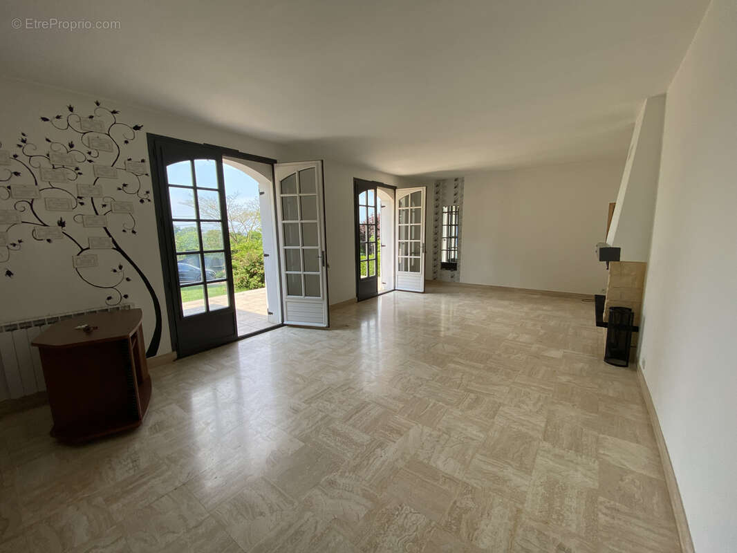 Maison à CHATILLON-EN-VENDELAIS