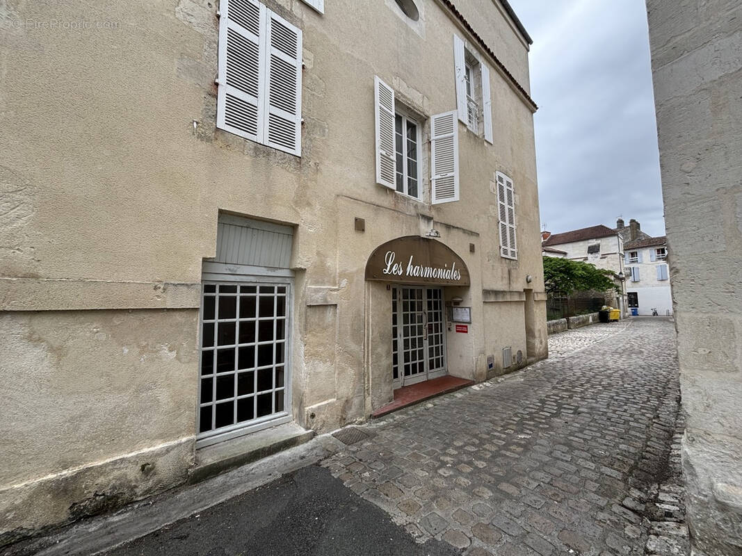 Appartement à SAINTES