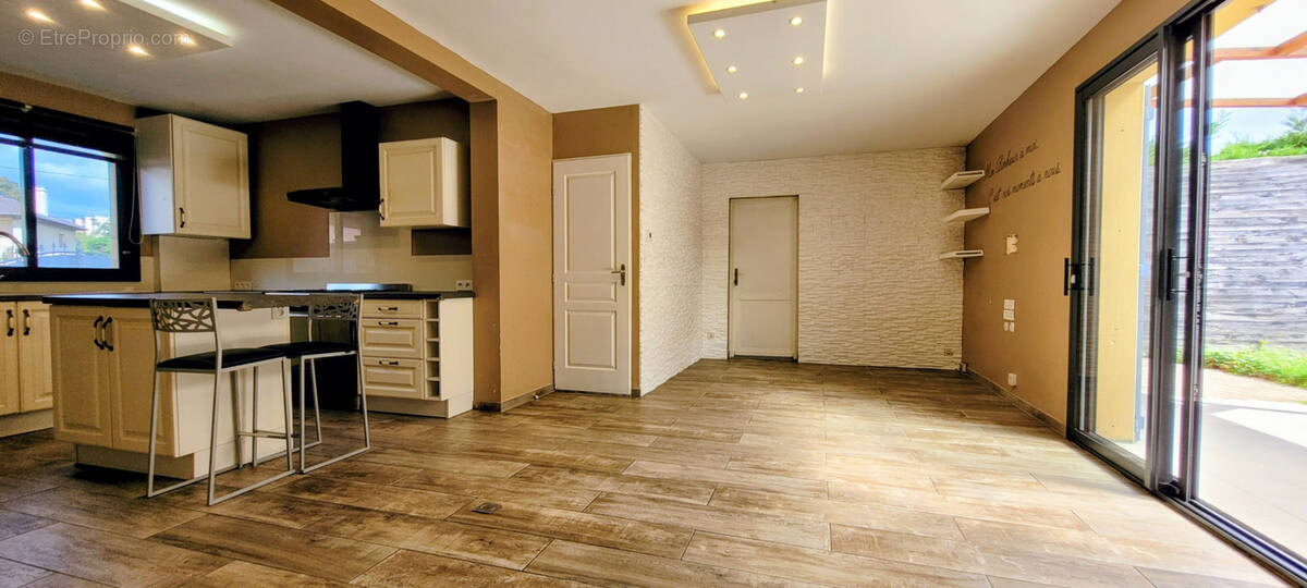 Maison à VILLEFRANCHE-SUR-SAONE